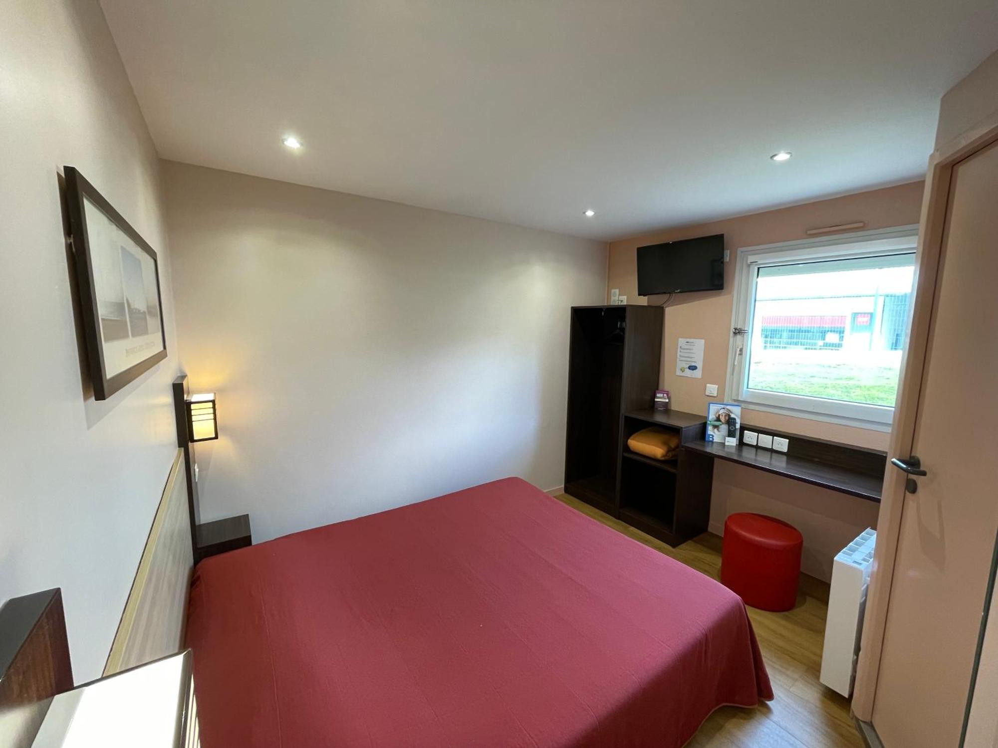 Brit Hotel St-Quentin/Nord Fayet  Eksteriør bilde