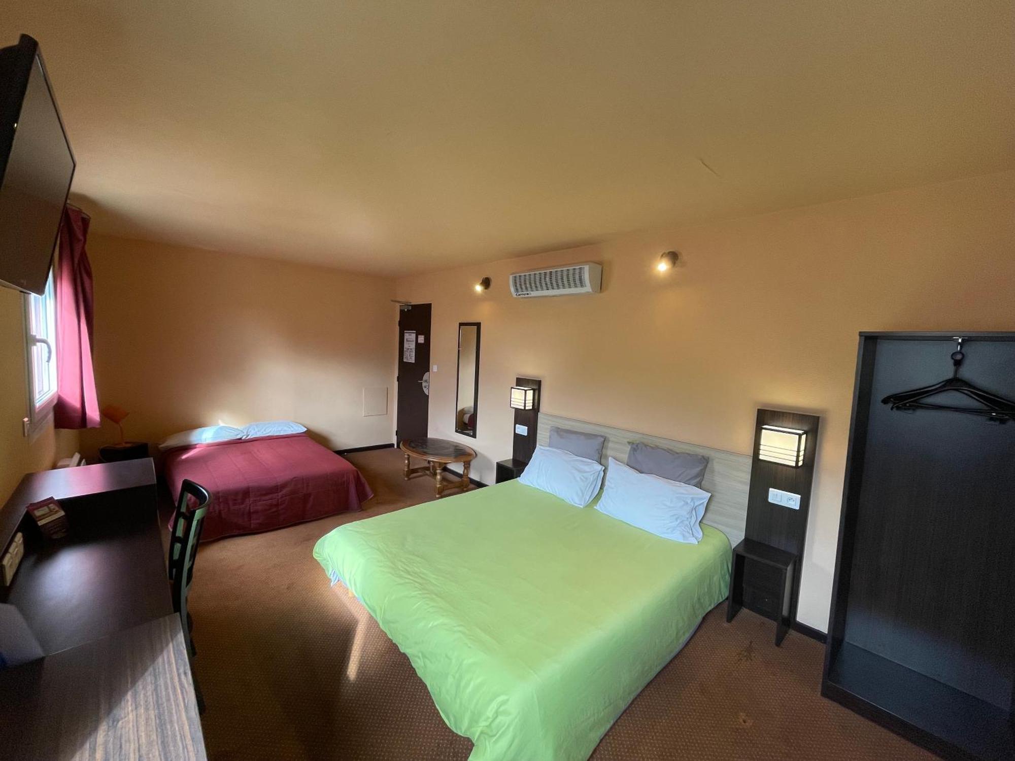 Brit Hotel St-Quentin/Nord Fayet  Eksteriør bilde
