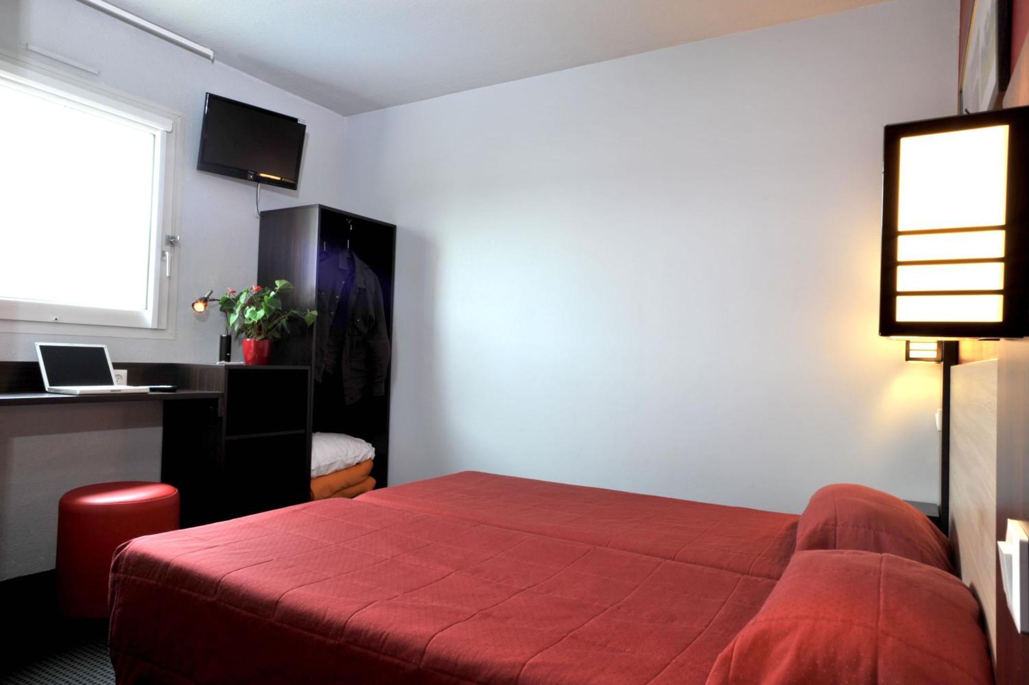 Brit Hotel St-Quentin/Nord Fayet  Eksteriør bilde