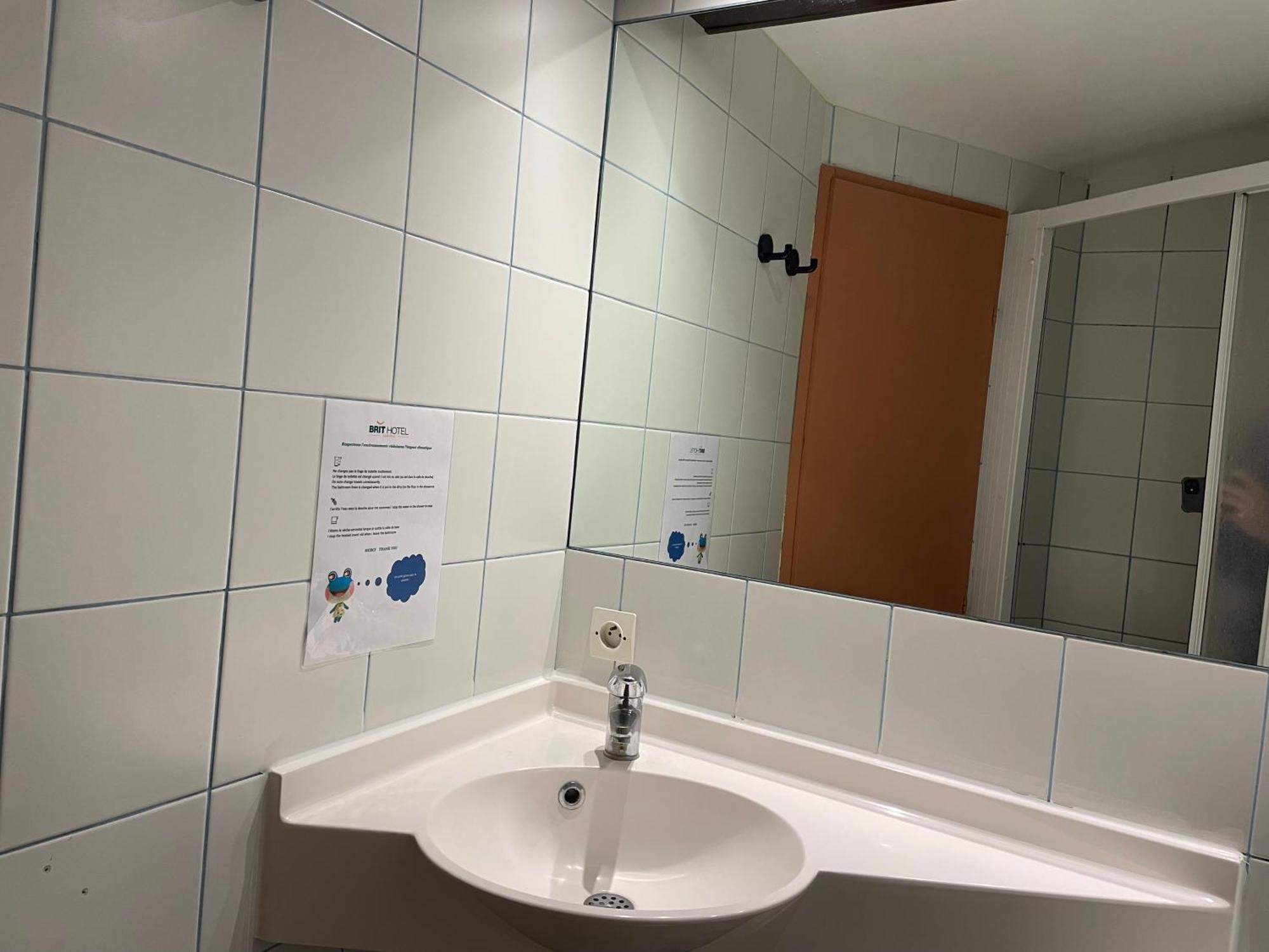 Brit Hotel St-Quentin/Nord Fayet  Eksteriør bilde